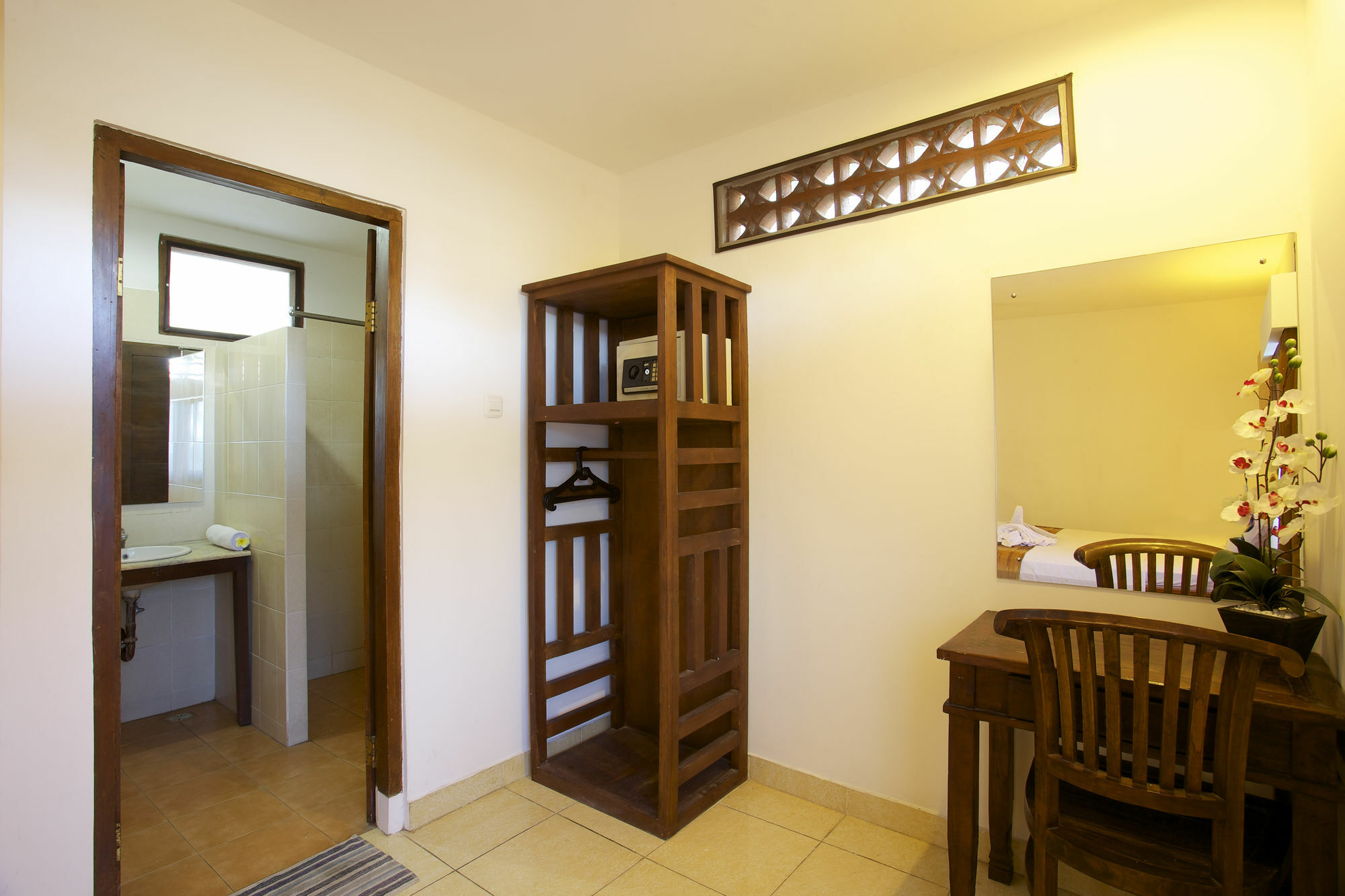 Ayu Lili Garden Hotel Kuta Kuta Lombok Esterno foto